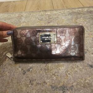 Michael Kors Brown Patent Leather Zipper Wallet